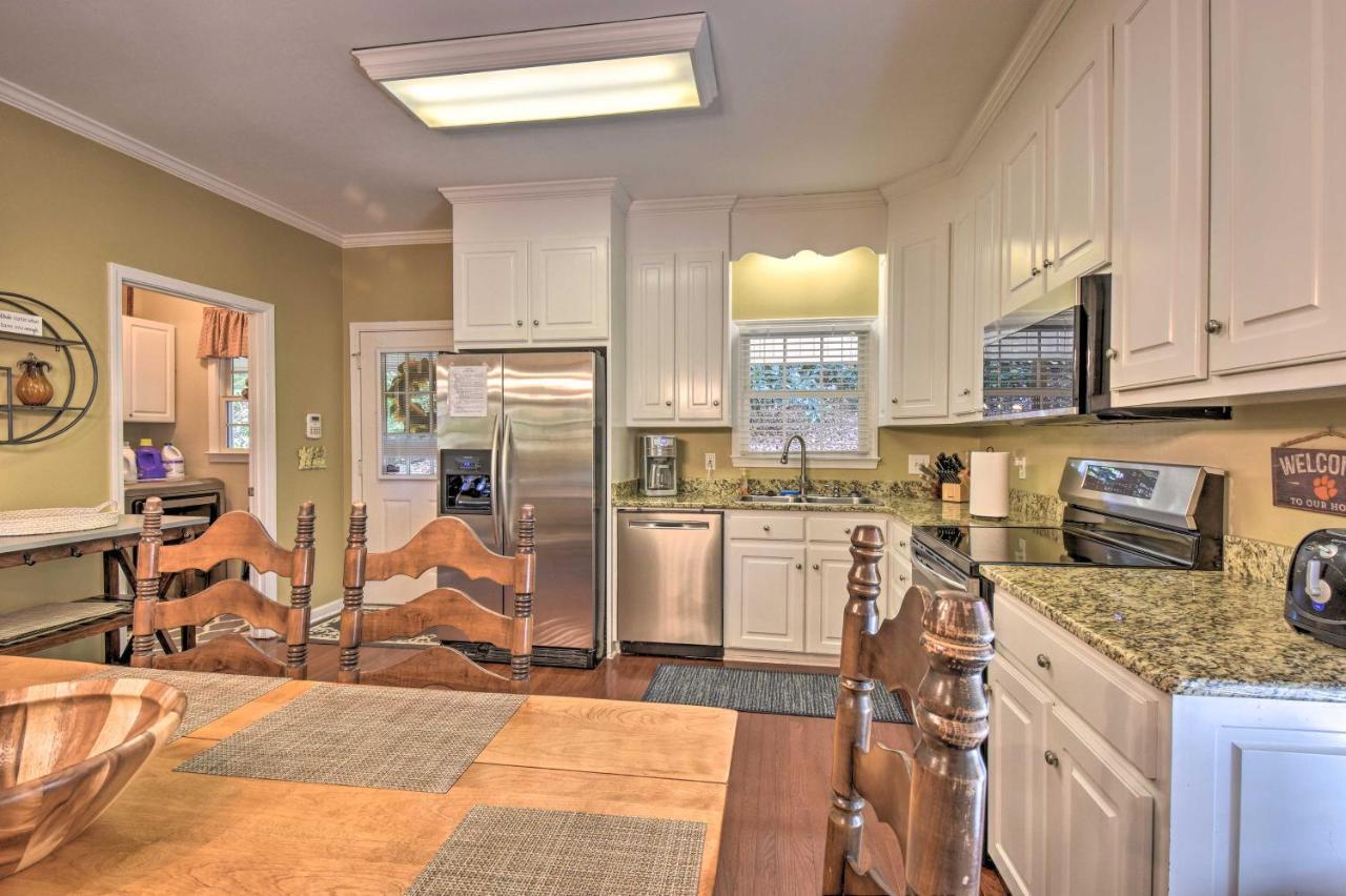 Lake Keowee Escape With Dock, Deck And Lake Access! Six Mile 외부 사진